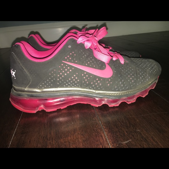 Black with pink Nike Airmaxes - Picture 2 of 5
